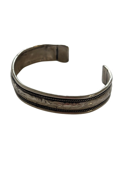 Regal inspired arm band