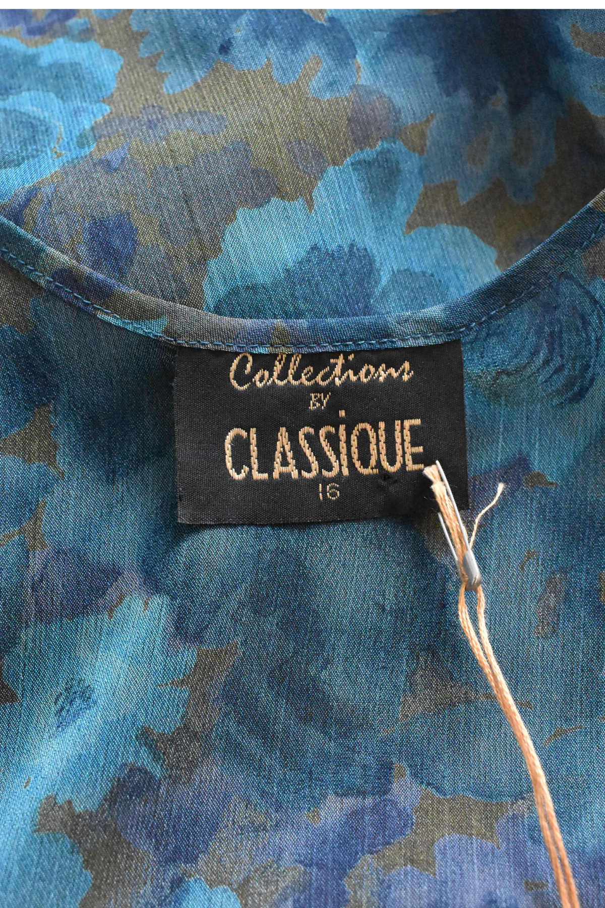 Vintage Classique "Collections" blue oil painting flowers cami, 16