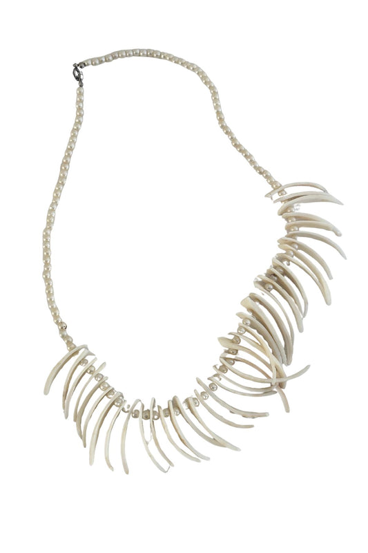 Vintage faux pearl spikey shell necklace