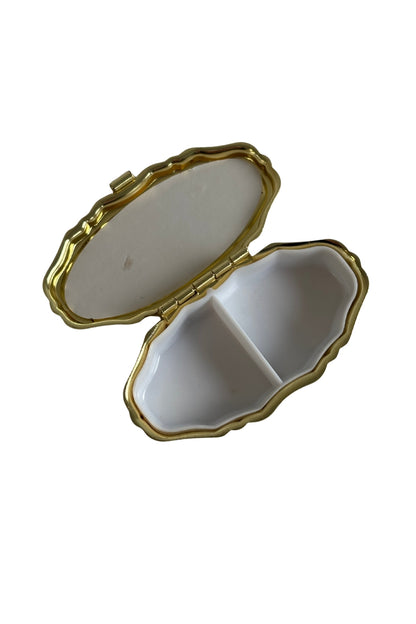 Vintage Kiwi pill box