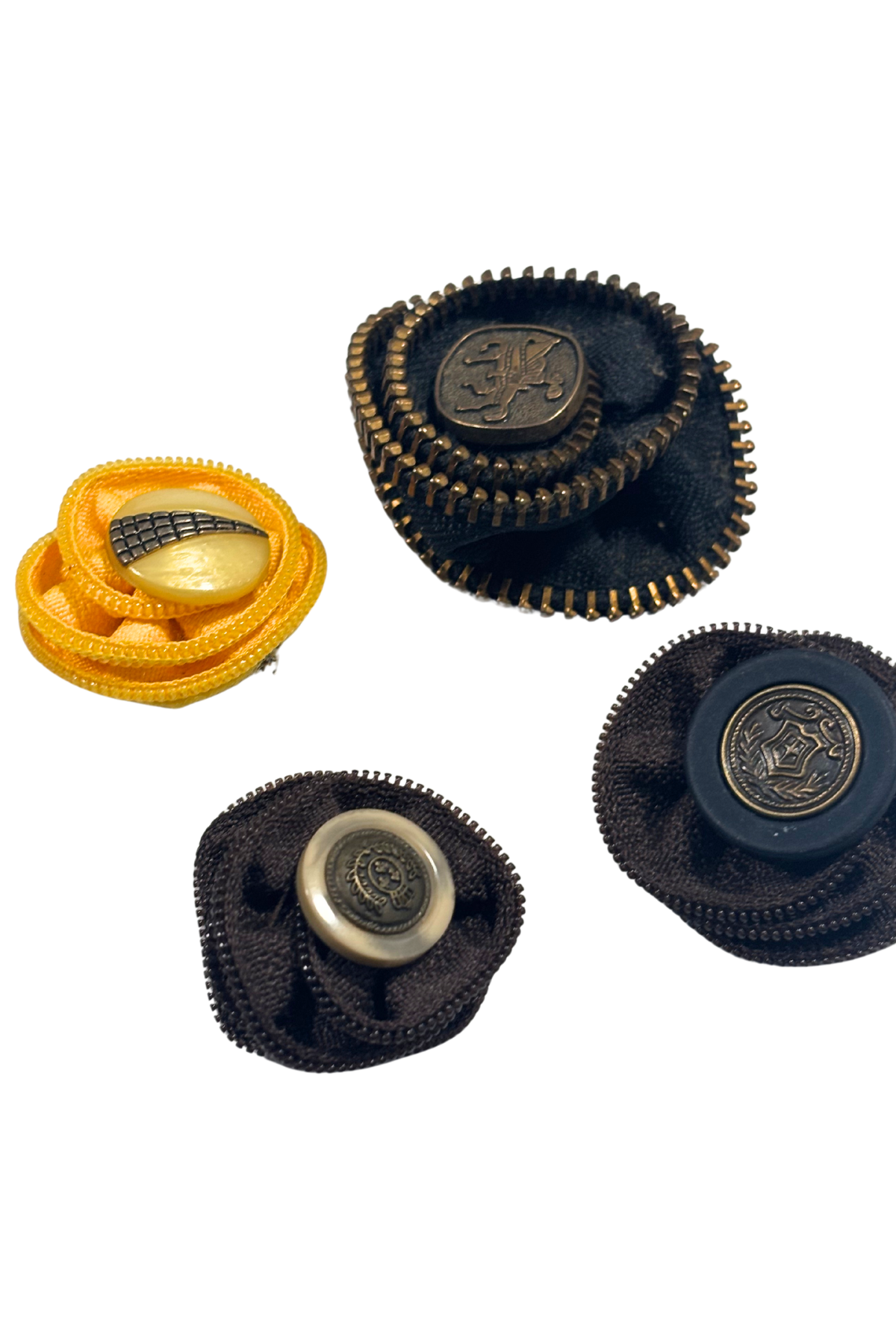 Bundle of zipper brooches