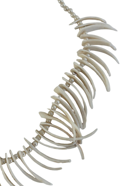 Vintage faux pearl spikey shell necklace