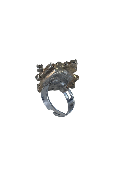 Flashy vintage costume ring