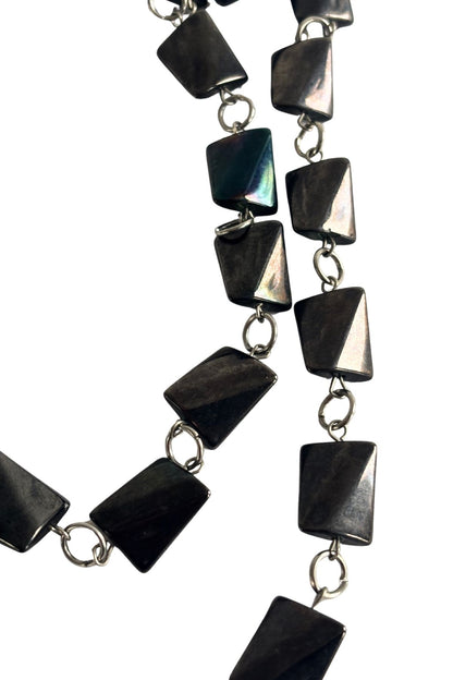 Black twisted squares necklace