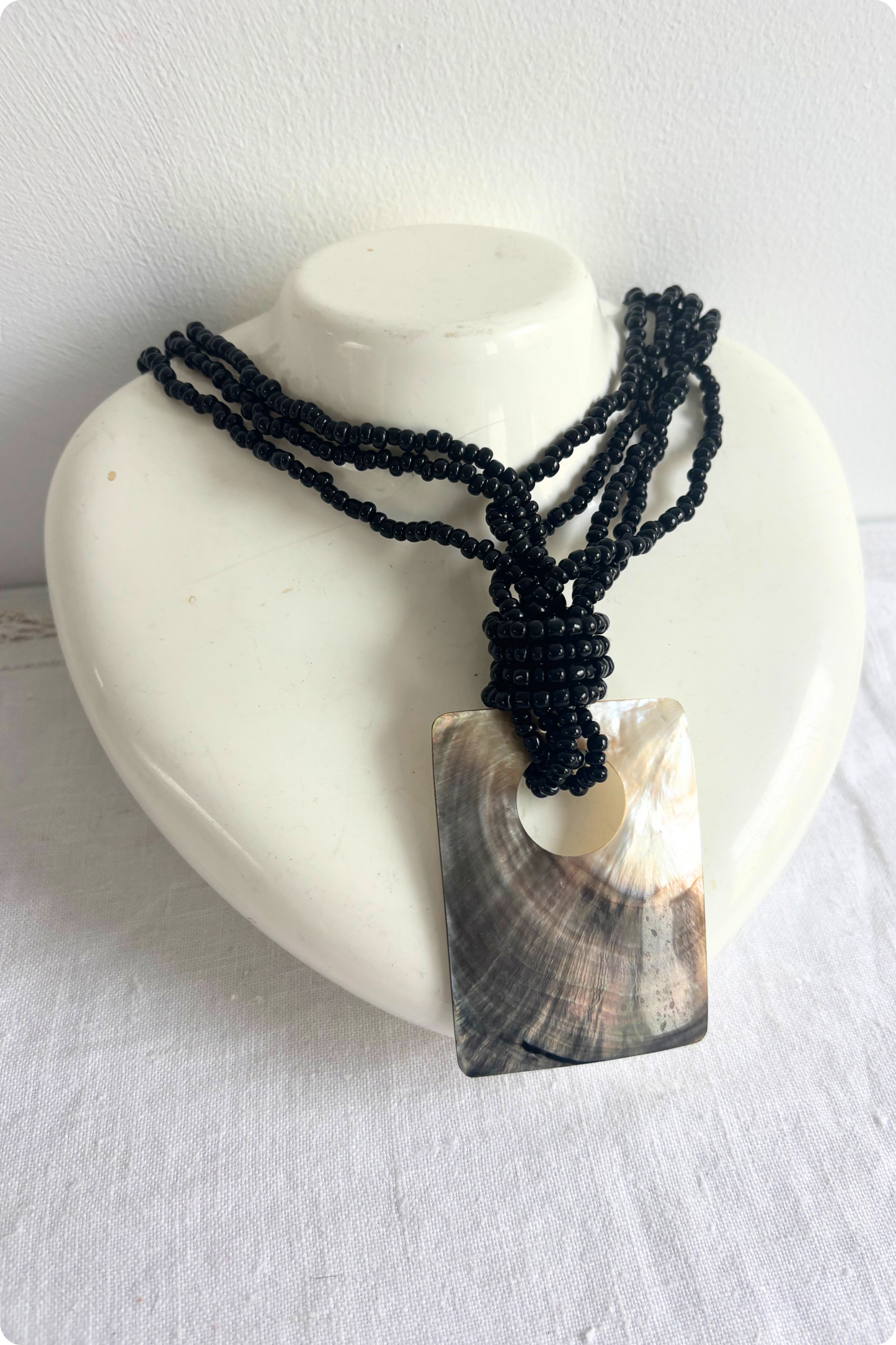 Black chunky bead shell necklace