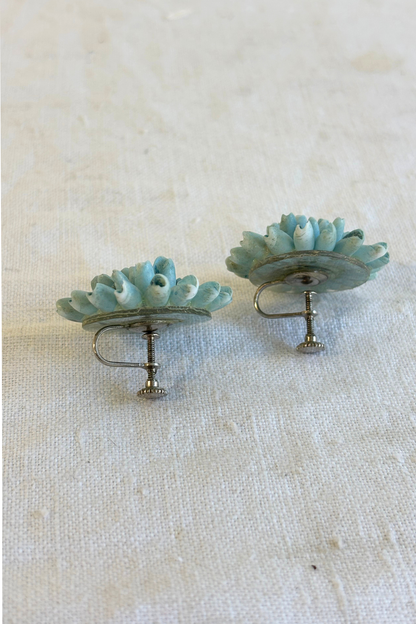 Vintage shell flower screw on earrings
