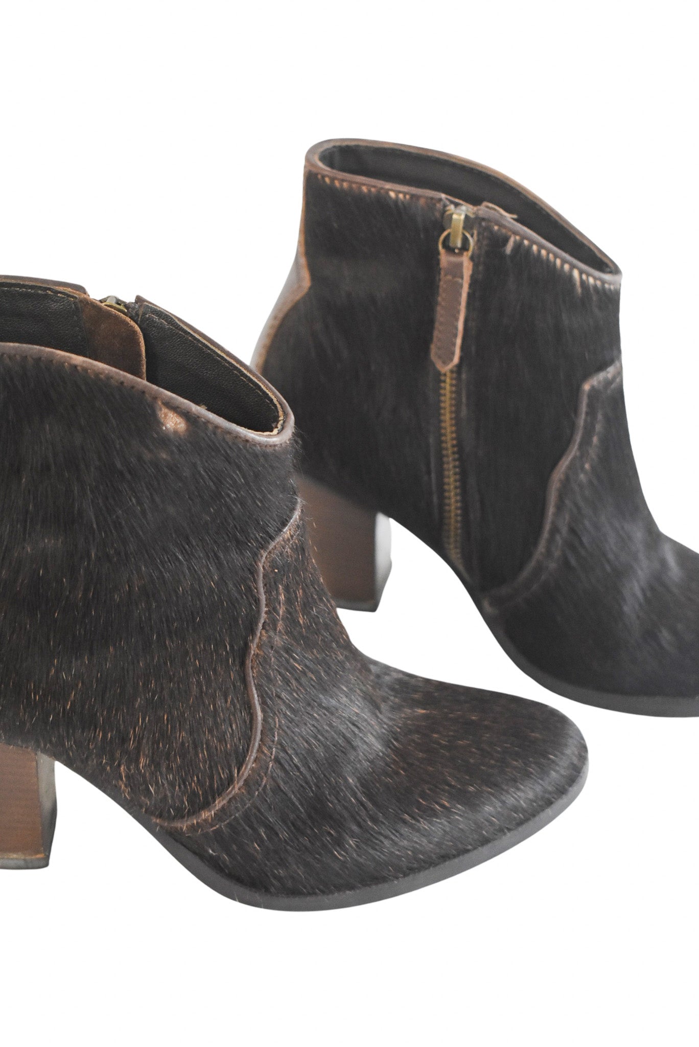 Vanilla moon fur boots, 36