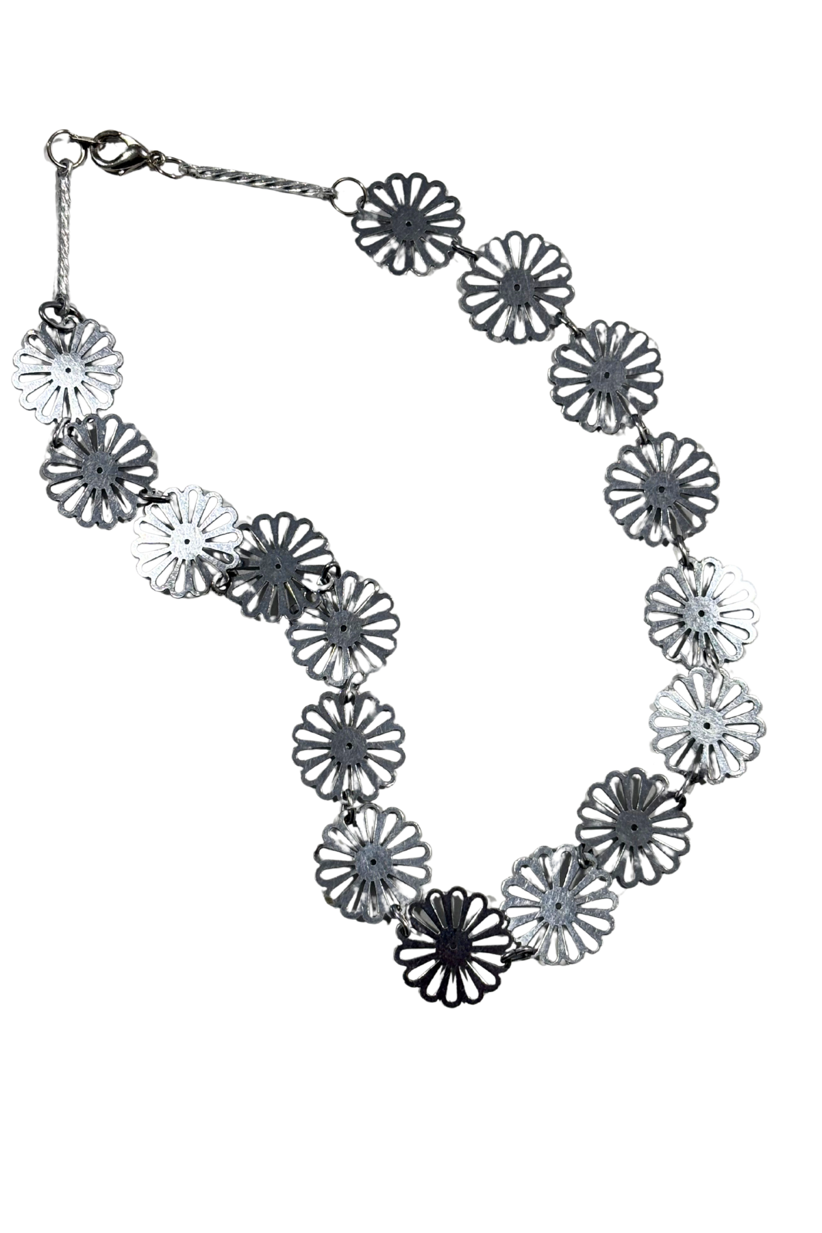 Daisy chain necklace