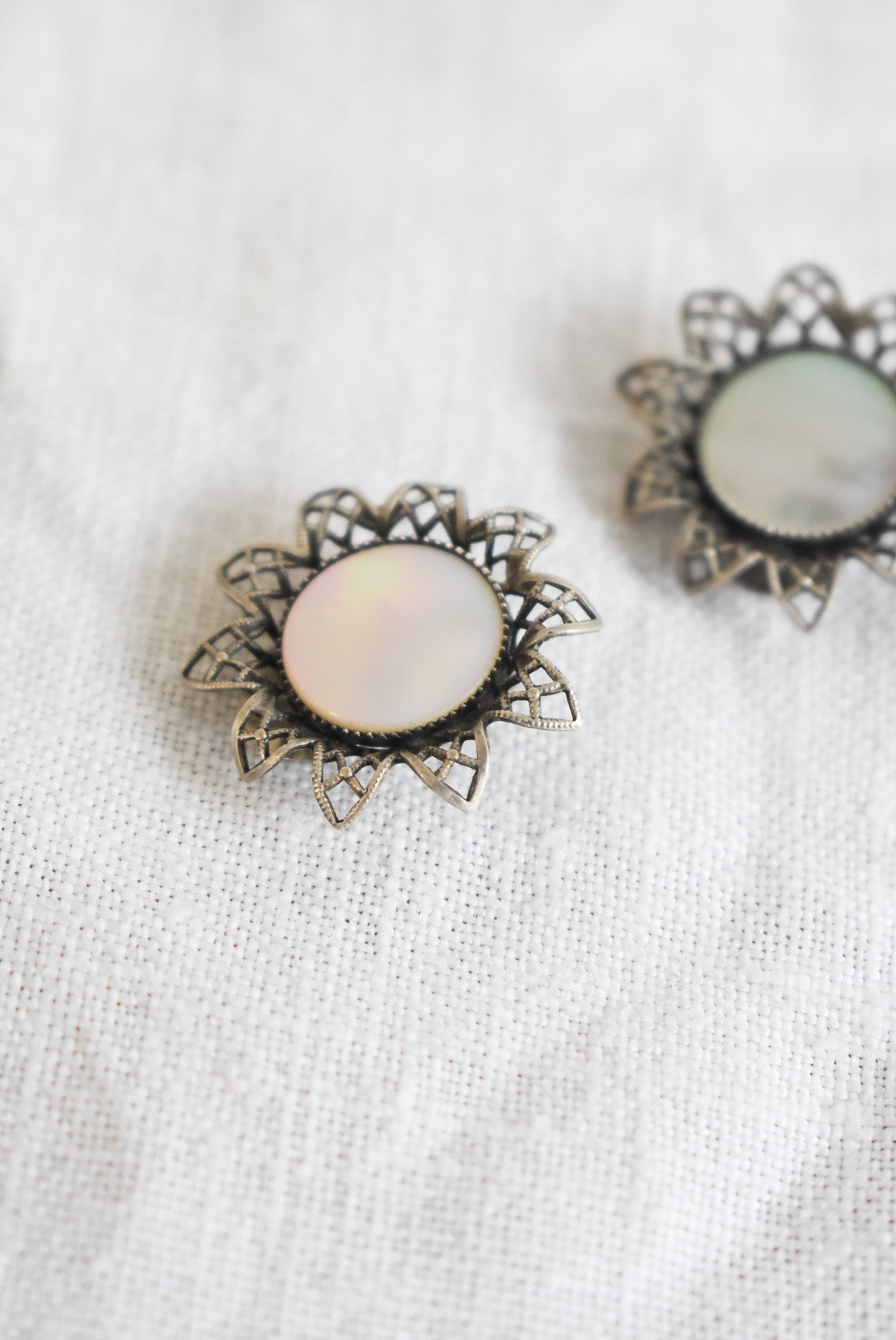 Vintage pearlescent flower clip-on earrings