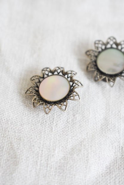 Vintage pearlescent flower clip-on earrings