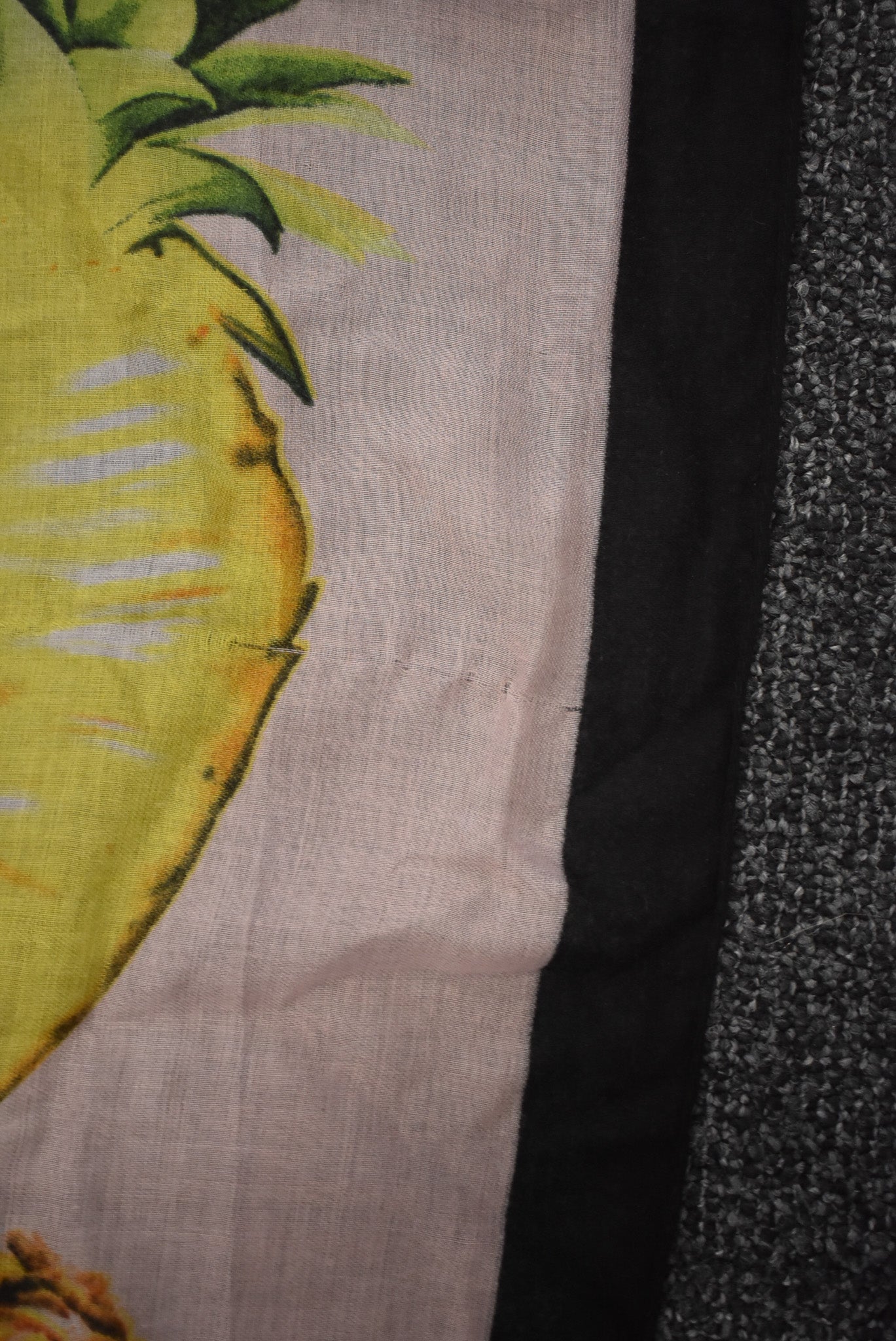 Shine Me England pineapple tassel scarf NWT