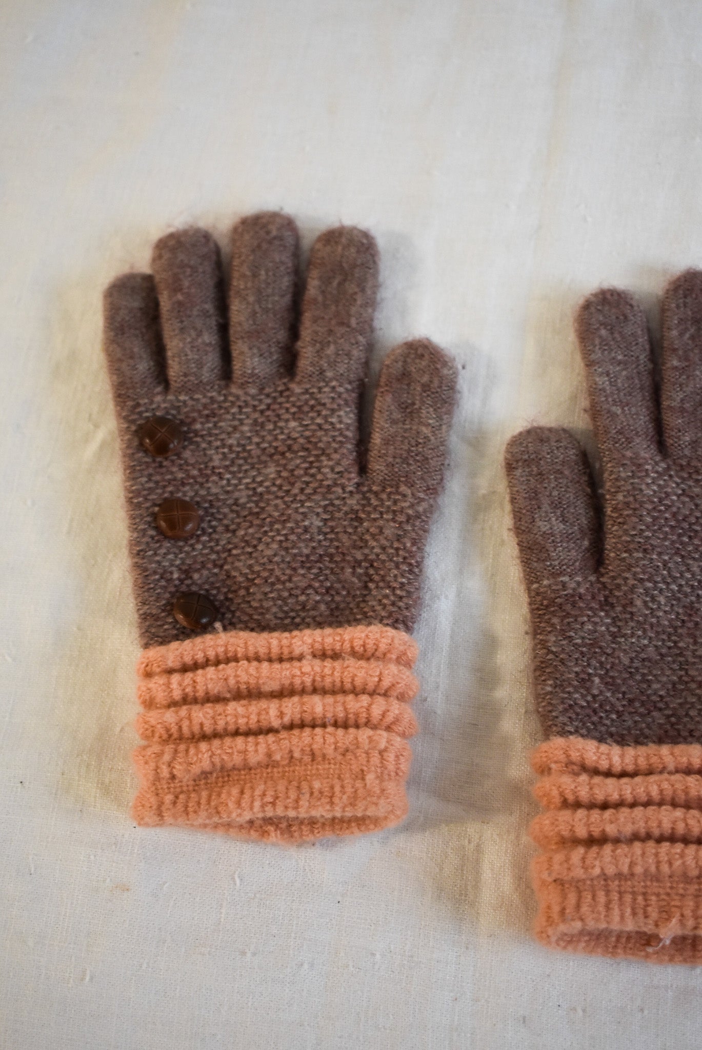 Super cute vintage handknit gloves