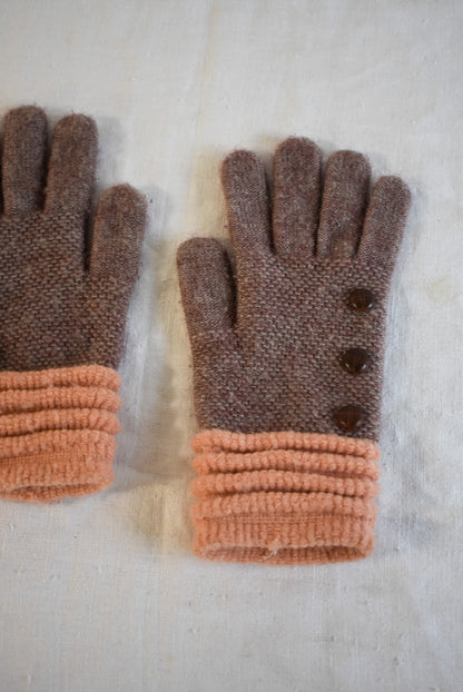 Super cute vintage handknit gloves
