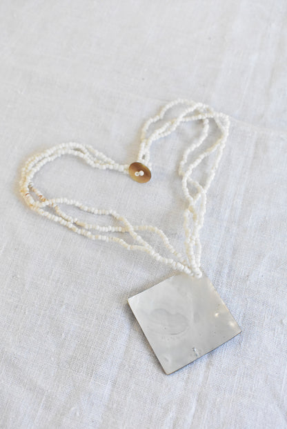 Gorgeous shell statement necklace