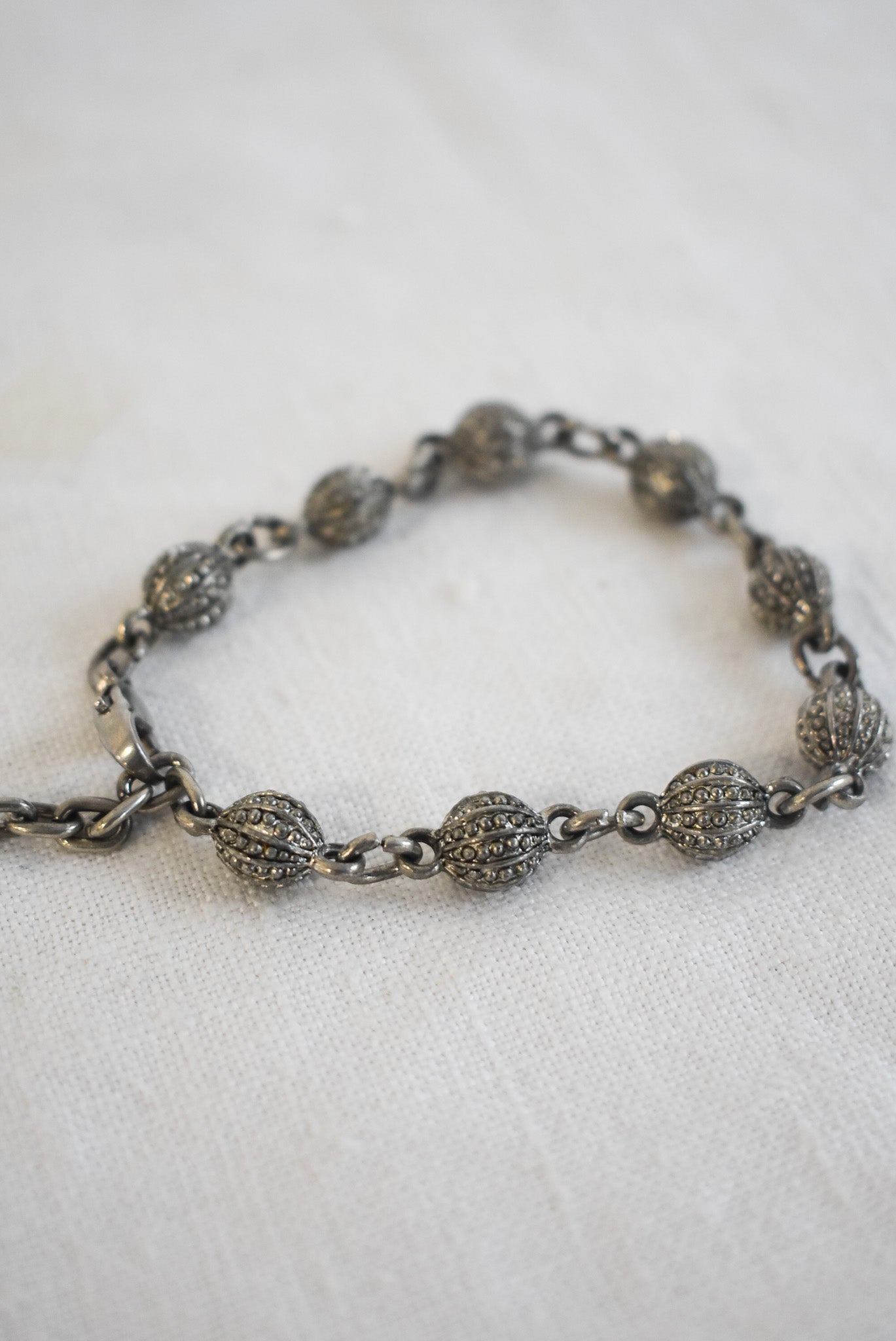 Metal balls bracelet